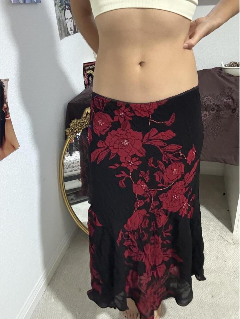 Women's Black and Red Skirt
